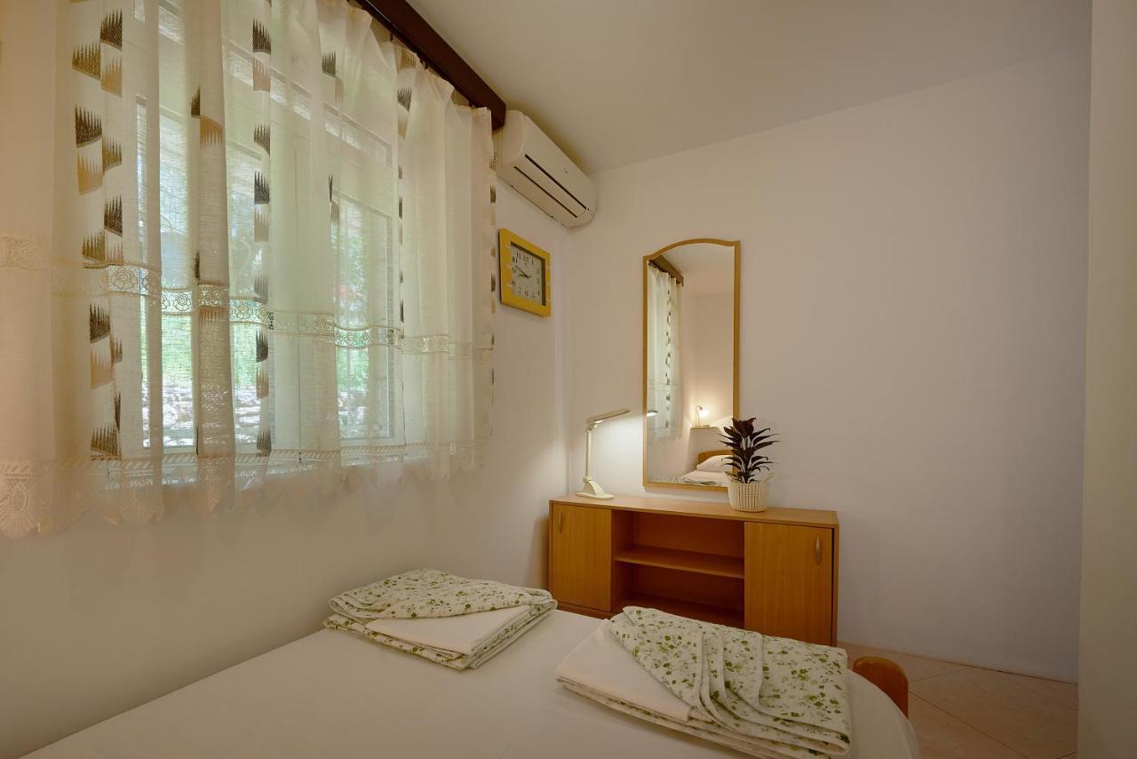 Apartmani Kuca U Maslinama Свети-Стефан Экстерьер фото