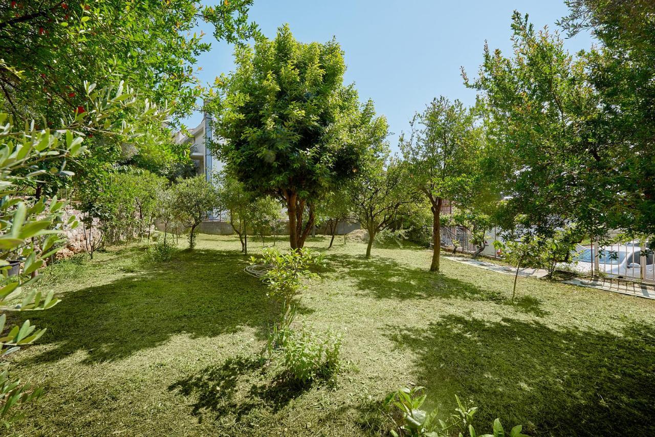Apartmani Kuca U Maslinama Свети-Стефан Экстерьер фото
