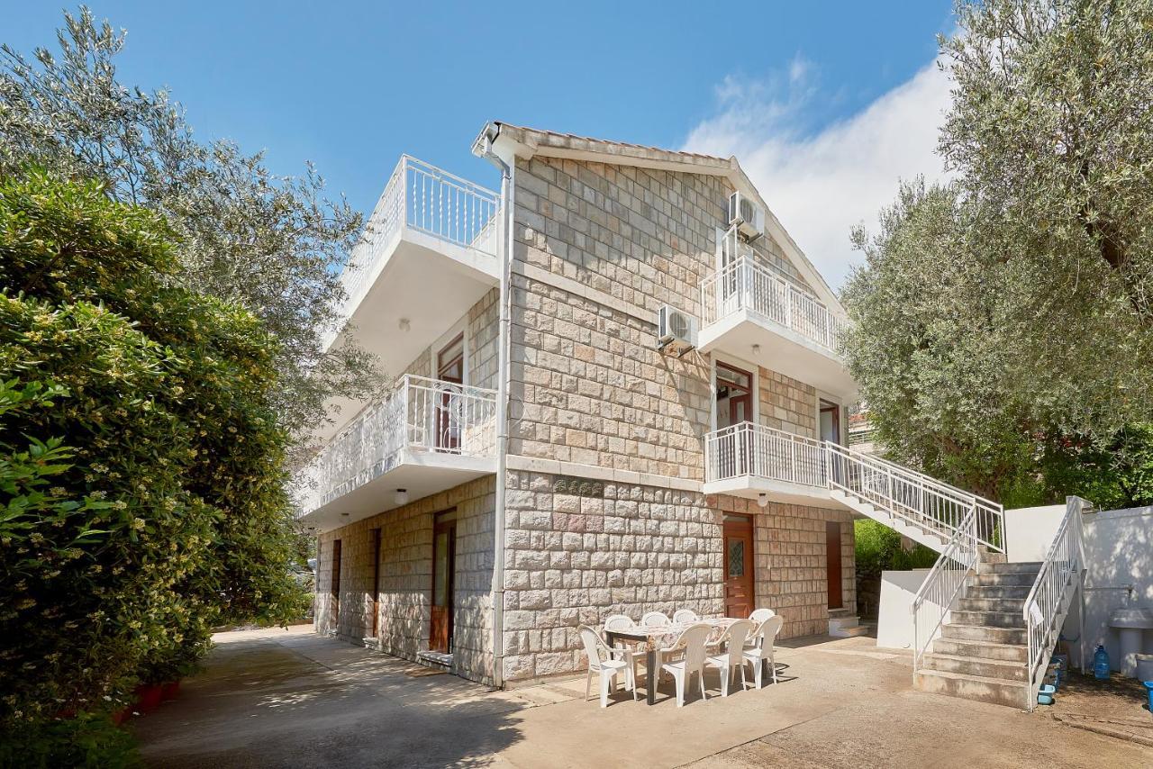 Apartmani Kuca U Maslinama Свети-Стефан Экстерьер фото